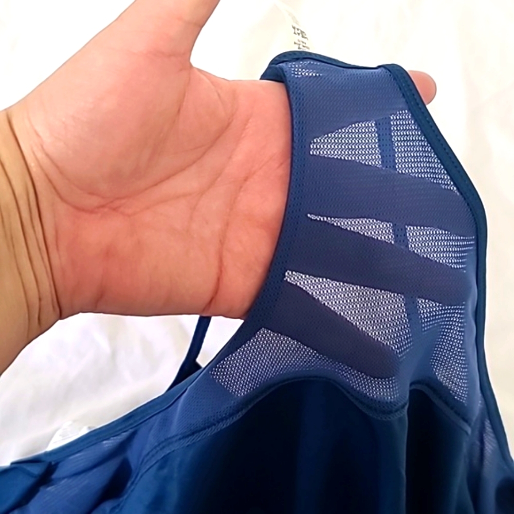 Under Armour Workout/Sports Top - Picture 4 of 5